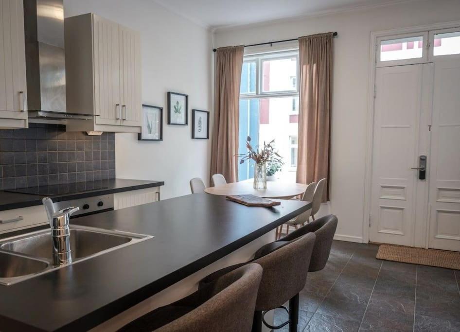 In The Heart Of Brosundet! Fully Equipped 3 Bed Room Ap Alesund Luaran gambar